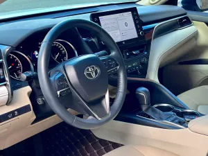 Toyota Camry 2.0Q 2024 - Cần bán xe Toyota Camry 2.0Q đời 2024, màu trắng, nhập khẩu nguyên chiếc