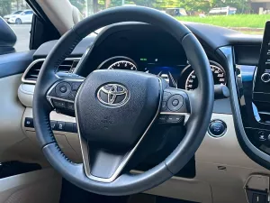 Toyota Camry 2.0Q 2024 - Cần bán xe Toyota Camry 2.0Q đời 2024, màu trắng, nhập khẩu nguyên chiếc