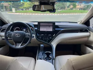 Toyota Camry 2.0Q 2024 - Cần bán xe Toyota Camry 2.0Q đời 2024, màu trắng, nhập khẩu nguyên chiếc
