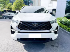 Toyota Innova Cross HEV 2.0 CVT 2024 - Cần bán Toyota Innova Cross HEV 2.0 CVT đời 2024, màu trắng, nhập khẩu, 985 triệu