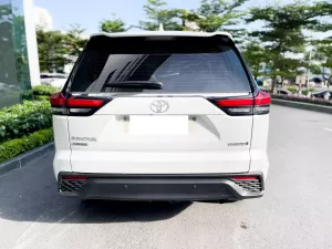Toyota Innova Cross HEV 2.0 CVT 2024 - Cần bán Toyota Innova Cross HEV 2.0 CVT đời 2024, màu trắng, nhập khẩu, 985 triệu