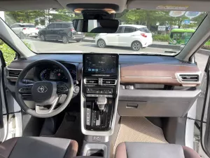 Toyota Innova Cross HEV 2.0 CVT 2024 - Cần bán Toyota Innova Cross HEV 2.0 CVT đời 2024, màu trắng, nhập khẩu, 985 triệu