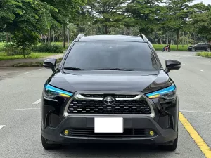 Toyota Corolla Cross 1.8V 2022 - Cần bán xe Toyota Corolla Cross 1.8V đời 2022, màu đen, nhập khẩu chính hãng, giá 668tr