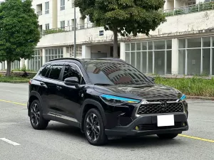 Toyota Corolla Cross 1.8V 2022 - Cần bán xe Toyota Corolla Cross 1.8V đời 2022, màu đen, nhập khẩu chính hãng, giá 668tr