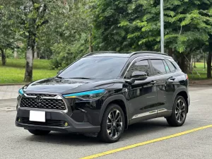 Toyota Corolla Cross 1.8V 2022 - Cần bán xe Toyota Corolla Cross 1.8V đời 2022, màu đen, nhập khẩu chính hãng, giá 668tr