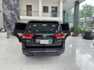 Toyota Land Cruiser LC300 2024 - Bán ô tô Toyota Land Cruiser LC300 sản xuất 2024 chạy 1,2v Lên full Trung Đông 
