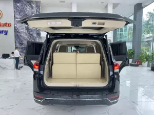 Toyota Land Cruiser LC300 2024 - Bán ô tô Toyota Land Cruiser LC300 sản xuất 2024 chạy 1,2v Lên full Trung Đông 