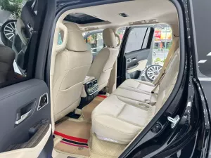 Toyota Land Cruiser LC300 2024 - Bán ô tô Toyota Land Cruiser LC300 sản xuất 2024 chạy 1,2v Lên full Trung Đông 