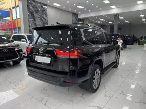 Toyota Land Cruiser LC300 2025 - Bán Xe Toyota Land Cruiser LC300 Đen nt Đen sản xuất năm 2025 tên cty xe đi có 400 Km như xe mới tinh