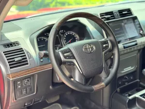 Toyota Land Cruiser Prado VX 2.7L 2023 - Bán xe Toyota Land Cruiser Prado VX 2.7L đời 2023, màu đỏ, nhập khẩu nguyên chiếc