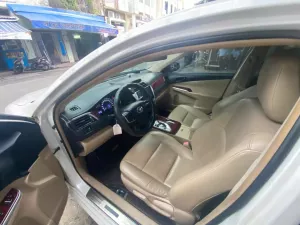 Toyota Camry 2.0E 2014 - Camry 2014 gia đình đổi xe mới cần bán