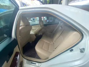 Toyota Camry 2.0E 2014 - Camry 2014 gia đình đổi xe mới cần bán
