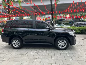 Toyota Land Cruiser LC200 2020 - 𝐓𝐨𝐲𝐨𝐭𝐚 𝐋𝐚𝐧𝐝 𝐂𝐫𝐮𝐢𝐬𝐞𝐫 𝐋𝐂𝟐𝟎𝟎 𝐒𝐚̉𝐧 𝐗𝐮𝐚̂́𝐭 𝟐𝟎𝟐𝟎 một chủ tuên cty 