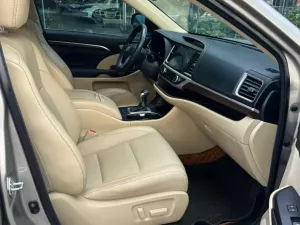 Toyota Highlander Limited  2015 - 𝐇𝐢𝐠𝐡𝐥𝐚𝐧𝐝𝐞𝐫 𝐋𝐢𝐦𝐢𝐭𝐞𝐝 𝟑.𝟓𝐕𝟔 𝐱𝐮𝐚̂́𝐭 𝐌𝐲̃. 𝐒𝐚̉𝐧 𝐱𝐮𝐚̂́𝐭 𝐧𝐚̆𝐦 𝟐𝟎𝟏𝟓 