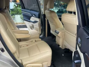 Toyota Highlander Limited  2015 - 𝐇𝐢𝐠𝐡𝐥𝐚𝐧𝐝𝐞𝐫 𝐋𝐢𝐦𝐢𝐭𝐞𝐝 𝟑.𝟓𝐕𝟔 𝐱𝐮𝐚̂́𝐭 𝐌𝐲̃. 𝐒𝐚̉𝐧 𝐱𝐮𝐚̂́𝐭 𝐧𝐚̆𝐦 𝟐𝟎𝟏𝟓 