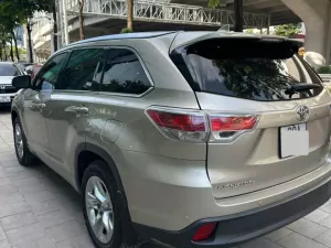 Toyota Highlander Limited  2015 - 𝐇𝐢𝐠𝐡𝐥𝐚𝐧𝐝𝐞𝐫 𝐋𝐢𝐦𝐢𝐭𝐞𝐝 𝟑.𝟓𝐕𝟔 𝐱𝐮𝐚̂́𝐭 𝐌𝐲̃. 𝐒𝐚̉𝐧 𝐱𝐮𝐚̂́𝐭 𝐧𝐚̆𝐦 𝟐𝟎𝟏𝟓 