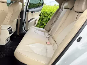 Toyota Camry Hybrid 2023 - Cần bán Toyota Camry 2.5 HV Hybrid sản xuất 2023, màu trắng, nhập khẩu