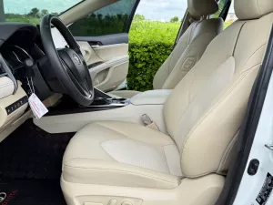 Toyota Camry Hybrid 2023 - Cần bán Toyota Camry 2.5 HV Hybrid sản xuất 2023, màu trắng, nhập khẩu