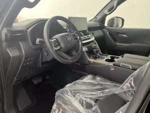 Toyota Land Cruiser LC300 2025 - TOYOTA LAND CRUISER LC300 MỚI 100% 