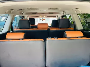 Toyota Innova 2.0E 2020 - Tôi cần bán chiếc xe ô tô Toyota Innova 2.0E 2020 màu vàng đồng