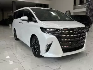 Toyota Alphard HEV 2025 - Em đang có một chiếc Alphard HEV màu Trắng nội thất nâu xem nhập mới 100%,