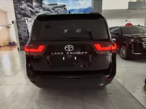 Toyota Land Cruiser LC300 2025 - SẴN XE XEM TRỰC TIẾP LẤY LUÔN  MỚI 100%