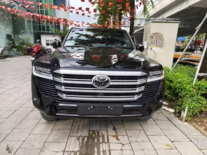Toyota Land Cruiser LC300 2025 - SẴN XE XEM TRỰC TIẾP LẤY LUÔN  MỚI 100%