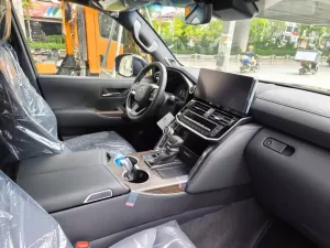 Toyota Land Cruiser LC300 2025 - SẴN XE XEM TRỰC TIẾP LẤY LUÔN  MỚI 100%