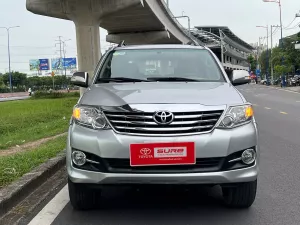 Toyota Fortuner Fortuner 2.7V AT 2016 - Bán xe Toyota Fortuner Fortuner 2.7V AT sản xuất 2016, màu bạc, giá chỉ 530 triệu