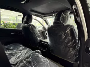 Toyota Alphard Executive Lounge 2021 - Em bán chiếc Alphard sản xuất 2021 màu Đen xe cá nhân sử dụng, lăn bánh đúng 6v Km xin, 