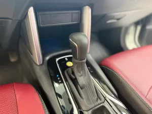 Toyota Corolla Cross Cross 1.8V AT 2024 - Cần bán xe Toyota Corolla Cross 1.8V AT đời 2024, màu trắng, nhập khẩu chính hãng, 790 triệu