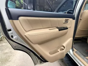 Toyota Fortuner 2.7V AT 4x2 2014