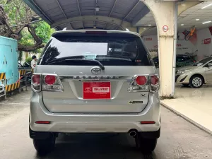 Toyota Fortuner 2.7V AT 4x2 2014