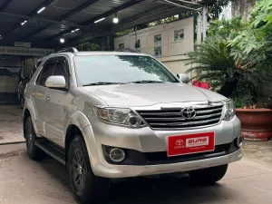 Toyota Fortuner Fortuner 2.7V AT 2014 - Bán Toyota Fortuner 2.7V AT đời 2014, màu bạc