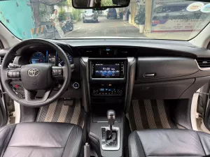 Toyota Fortuner 2.4G AT 2022