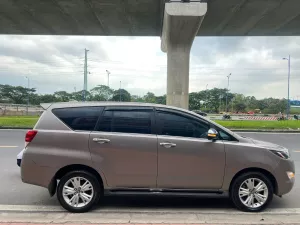 Toyota Innova 2.0V 2017