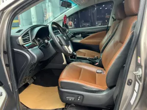 Toyota Innova 2.0V 2017