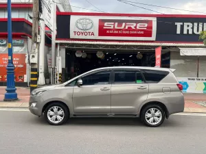 Toyota Innova Innova 2.0V 2017 - Cần bán Toyota Innova 2.0V năm 2017