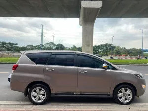 Toyota Innova Innova 2.0V 2017 - Cần bán Toyota Innova 2.0V năm 2017