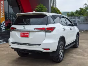 Toyota Fortuner Fortuner 2.4G MT 2020 - Bán Toyota Fortuner 2.4G MT đời 2020, màu trắng, 830tr