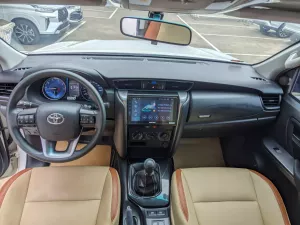 Toyota Fortuner Fortuner 2.4G MT 2020 - Bán Toyota Fortuner 2.4G MT đời 2020, màu trắng, 830tr