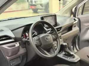 Toyota Avanza 1.5AT 2024
