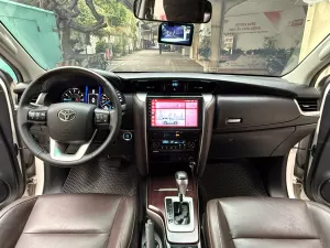 Toyota Fortuner 2.7V AT 2017