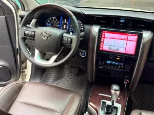 Toyota Fortuner 2.7V AT 2017