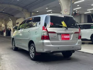 Toyota Innova 2.0E 2015
