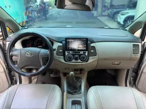 Toyota Innova 2.0E 2015
