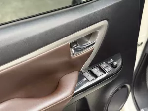 Toyota Fortuner Fortuner 2.7V AT 2017 - Bán xe Toyota Fortuner 2.7V AT sản xuất 2017