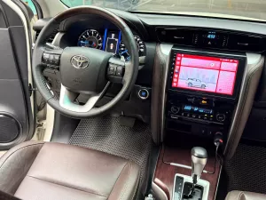 Toyota Fortuner Fortuner 2.7V AT 2017 - Bán xe Toyota Fortuner 2.7V AT sản xuất 2017