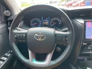 Toyota Fortuner Fortuner 2.7V AT 2022 - Bán ô tô Toyota Fortuner 2.7V AT sản xuất 2022, màu đen