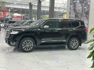 Toyota Land Cruiser LC300 2024 - Land Cruiser LC300 Sản Xuất 2024 Lướt 8 nghìn, Lên full Trung Đông chính hãng